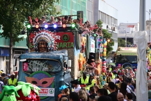 50.000 personas viven y disfrutan de una colorida y animada Cabalgata infantil