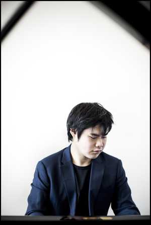 Entradas agotadas para el concierto de debut de Andrew Manze y Nobuyuki Tsujii con la Orquesta Filarmónica de Gran Canaria