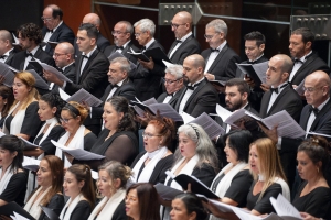 Karen Kamensek dirige Itaipú de Philip Glass en su debut con la Orquesta Filarmónica de Gran Canaria