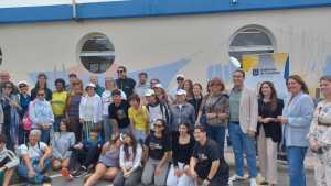 El mar y la identidad portuaria une a jóvenes y mayores en un encuentro intergeneracional