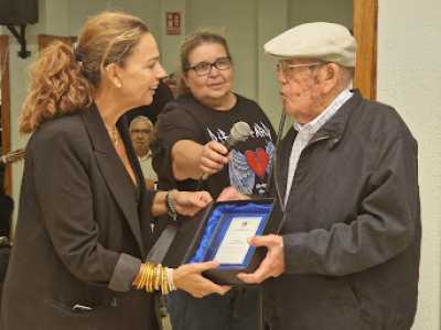 Telde reconoce a Rafael García como el usuario más longevo del Centro de Mayores