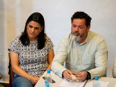 Juntos por Guía denuncia que Alejandra García, concejal del PP, gestiona el Mercado de Guía con contratos irregulares desde hace más de siete meses