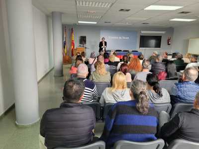 Telde contrata a 107 parados de larga duración para labores de limpieza, recogida de residuos, reparaciones y mantenimiento en la ciudad