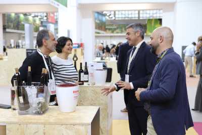 Un total de 31 bodegas canarias de nueve DOP participan esta semana en Barcelona Wine Week