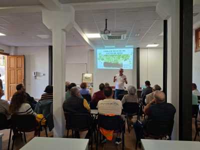 Las II Jornadas del Berro acercan el cultivo de este producto tradicional a la ciudadanía