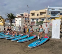 Alumnado de Applíca-T celebra el fin de curso con paddle surf y atracciones