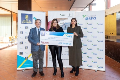 La Orquesta Filarmónica de Gran Canaria y la Fundación DISA entregan un cheque por valor de 37.746,86 euros a la Sociedad para la Investigación y Desarrollo en Salud Mental Infanto-Juvenil