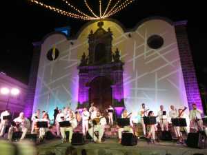 Amigos del Arte con las solistas, Elena González y María José Lugo en Tenderete.
