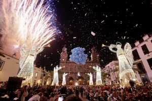 Las Palmas de Gran Canaria brilló en su encendido ante las 5.000 personas que se dieron cita en Santa Ana