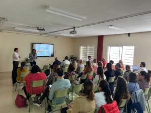 La alcaldesa felicita al IES Lomo de La Herradura por ser el primero de la provincia en formar parte de los centros TEI