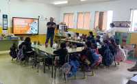 Bienestar Animal realiza una charla en el CEIP Sardina