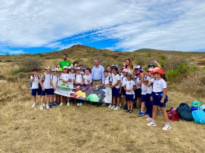 Medio centenar de escolares celebran el Día del Medioambiente con la plantación de 200 árboles en la finca de Calacio