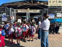 El alumnado de Primero de Primaria del CEIP La Garita visita el Mercado Municipal