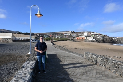 El Ayuntamiento rehabilita las luminarias de la Avenida de Bocabarranco