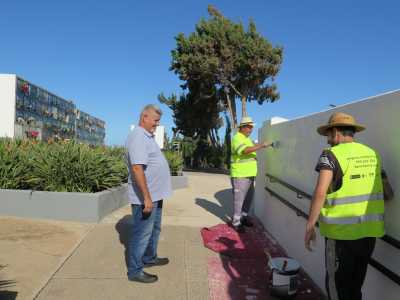 El Ayuntamiento de Guía lleva a cabo obras de mejora en el cementerio de La Atalaya y renueva el mobiliario del velatorio municipal