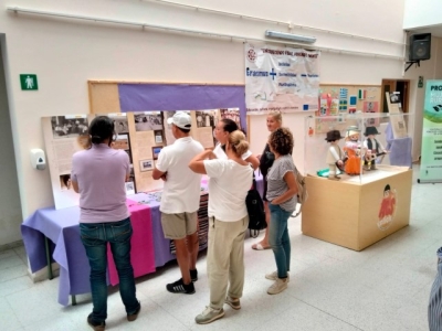 El Centro de Educación de Adultos ofrece la exposición sobre la ‘Mujer Rural de Canarias’