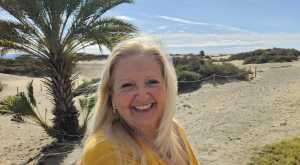 ‘Labios de Hooker’ presenta en la Biblioteca Insular sus microrrelatos llenos de erotismo