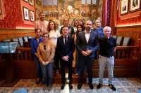 El Ayuntamiento firma la promoción interna de 11 administrativos