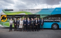 Canarias pone en marcha su primera guagua eléctrica a base de hidrógeno verde