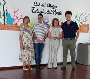 Más de una veintena de mayores participan en la charla informativa sobre consumo celebrada en Sardina