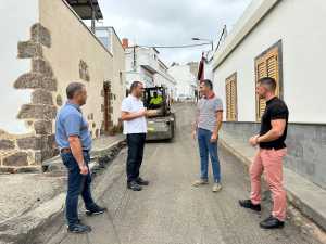 Los trabajos de reasfaltado de la carretera de Farailaga, en las medianías guienses, finalizan hoy viernes