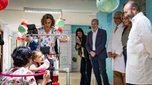 Clavijo destaca la apuesta por la innovación sanitaria con la incorporación del primer exoesqueleto pediátrico de Canarias