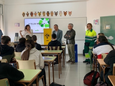 Telde realiza una campaña para fomentar el reciclaje de envases ligeros y papel y cartón en 12 centros educativos del municipio