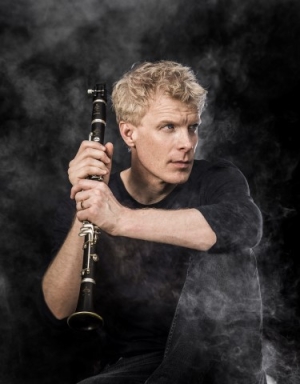 El maestro Joshua Weilerstein y el clarinetista Martin Fröst debutan en la temporada de la Orquesta Filarmónica de Gran Canaria