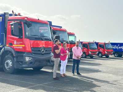 Telde refuerza su equipo de limpieza con 13 nuevos camiones de retirada de residuos