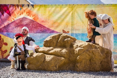 Arminda, la niña indígena, y el corsario portugués ‘Ojonegro’ se enfrentan de nuevo en el poblado de Cueva Pintada