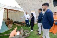 La alcaldesa inaugura la exposición «1599. Annus Ignis» en el Castillo de La Luz